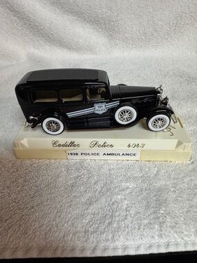 Solido Black 1938 Police Ambulance Die-Cast Toy Car 1:43 Scale
